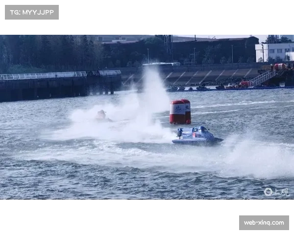 Q1阶段雨势加剧，阿尔本撞墙引发黄旗多车手受影响