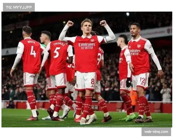 拜仁补时爆发凸显冠军相，防线开场松懈敲响警钟