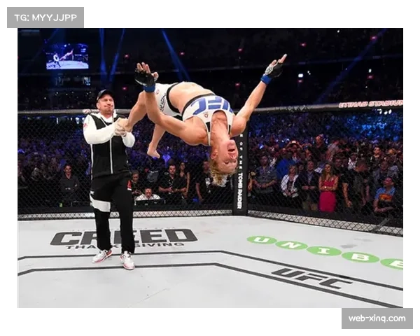 历史回顾:十年前的今天,罗西VS霍尔姆如何永远改变了女子MMA 历史回顾:十年前的今天,罗西VS霍尔姆如何永远改变了女子MMA